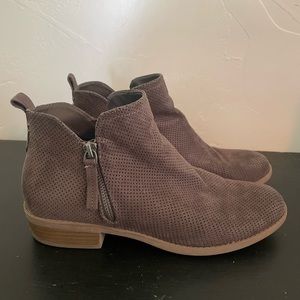 Dusty brown ankle booties